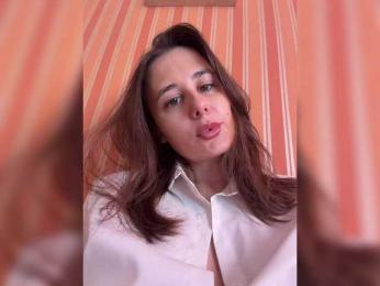 MoniClark webcam bongacams model stream image