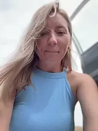 Crazy-Rosa webcam model stream image