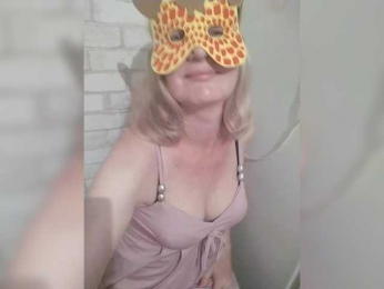 TatKotik webcam model stream image