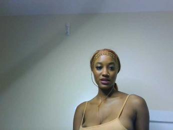 Sexypetiteher webcam model stream image