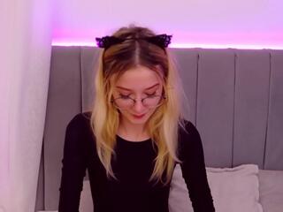 May Lily webcam model stream image