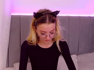 May Lily webcam model stream image