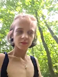 Little_evil00 webcam model stream image