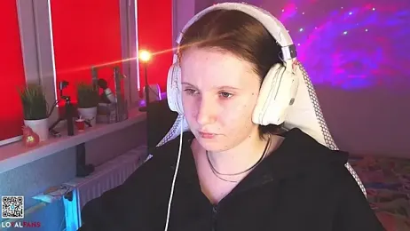 mon_lola webcam model stream image
