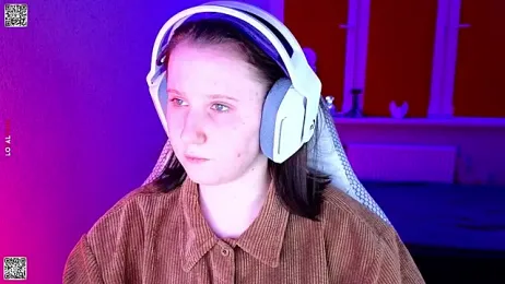 mon_lola webcam model stream image