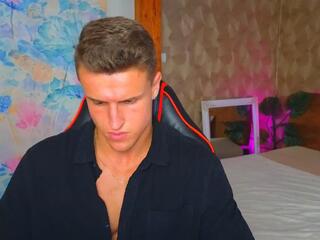 Leo Cavalli webcam model stream image