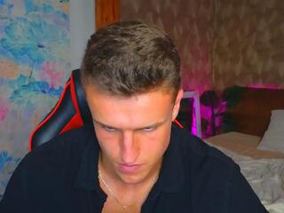 Leo Cavalli webcam model stream image