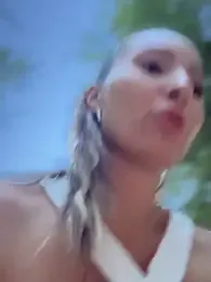 LetsFunKARINA webcam model stream image