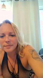 Doucelouve9 webcam model stream image