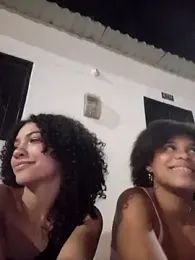 CurlyBitch webcam model stream image