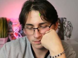 leo-valor webcam model stream image