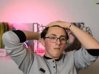 leo-valor webcam camsoda model stream image