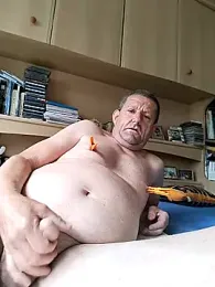 Lutzi1 webcam stripchat model stream image