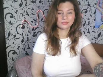 YourEmilie webcam model stream image