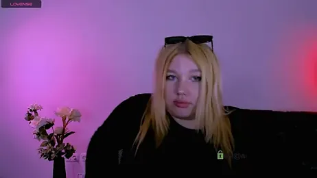 juli_kisss webcam stripchat model stream image