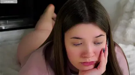 LowOncoming webcam model stream image