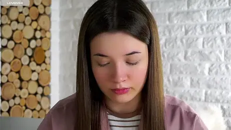 LowOncoming webcam model stream image