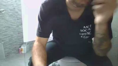 MaximoValente webcam model stream image