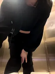 Isabella21_ webcam model stream image