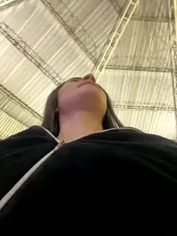 Isabella21_ webcam model stream image