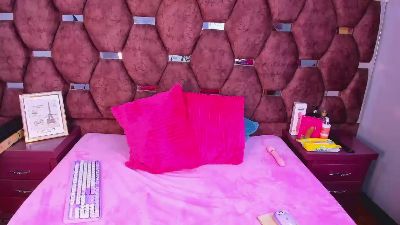 KendraSkinny webcam model stream image