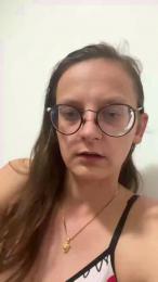 Lary523 webcam model stream image