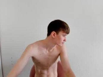 saint_spring_228 webcam model stream image