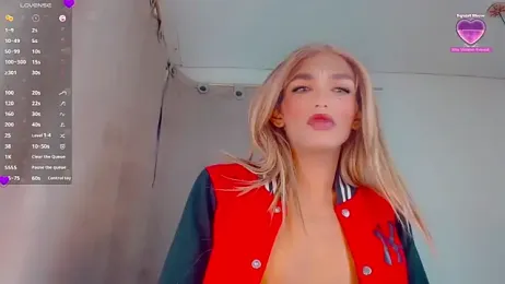Oriana_braom webcam stripchat model stream image