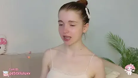 petiteluluxx webcam model stream image