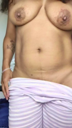 Chalohottt webcam model stream image