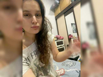 LolaBanks webcam bongacams model stream image