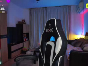 rosesarered97 webcam model stream image