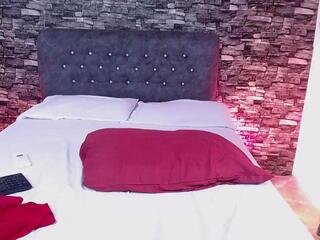 Pretty Veronica webcam model stream image