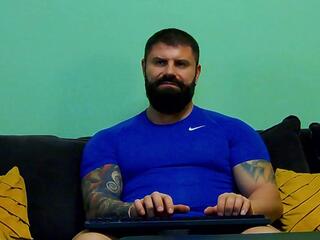 Xtream Leonard webcam model stream image