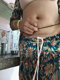Love-pari77 webcam model stream image