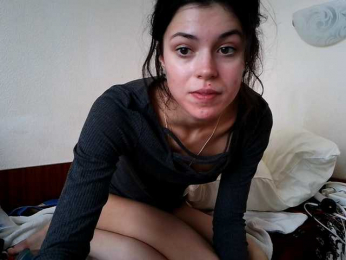 Honeykrisspussy webcam bongacams model stream image