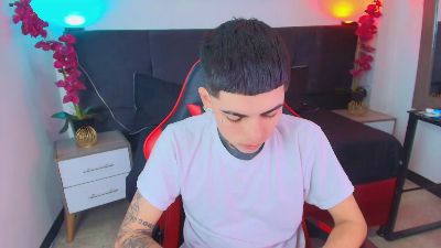 AdamsWalkerr_ webcam cam4 model stream image