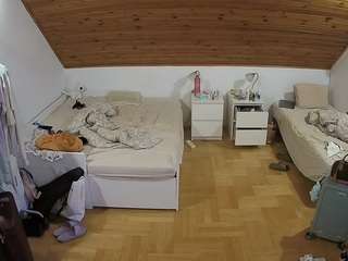 voyeurcam-julmodels-greybed-3 webcam model stream image