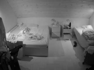 voyeurcam-julmodels-greybed-3 webcam model stream image