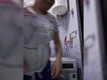 QWEENTIS webcam model stream image