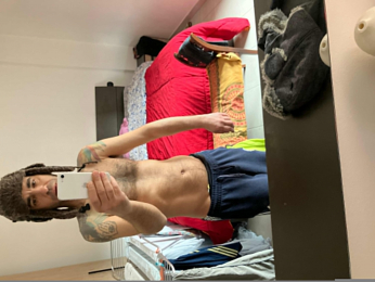 Chiccocriseed webcam model stream image