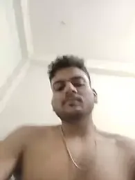 Realcumshow webcam model stream image