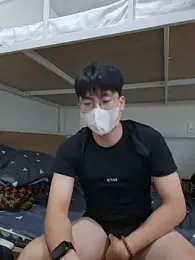 Gwencloudy webcam model stream image