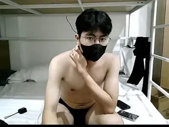 Gwencloudy webcam model stream image