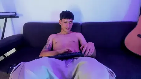 Henrikk_senn webcam stripchat model stream image