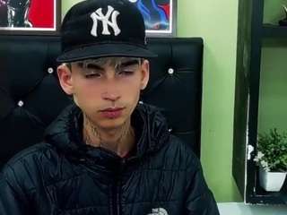 ttimy-x-boy webcam model stream image