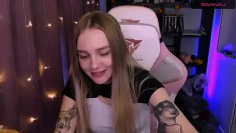 NaomiShake webcam stripchat model stream image