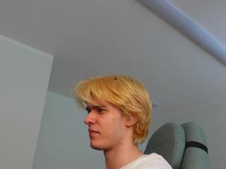 Logan Fraser webcam model stream image