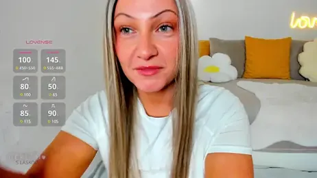 KVerunce webcam model stream image