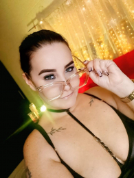 Erikamontiel_ webcam model stream image